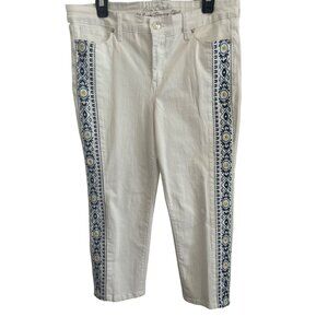 Gloria Vanderbilt Jordyn White Embroidered All Around Slimming Capri’s, Size 10